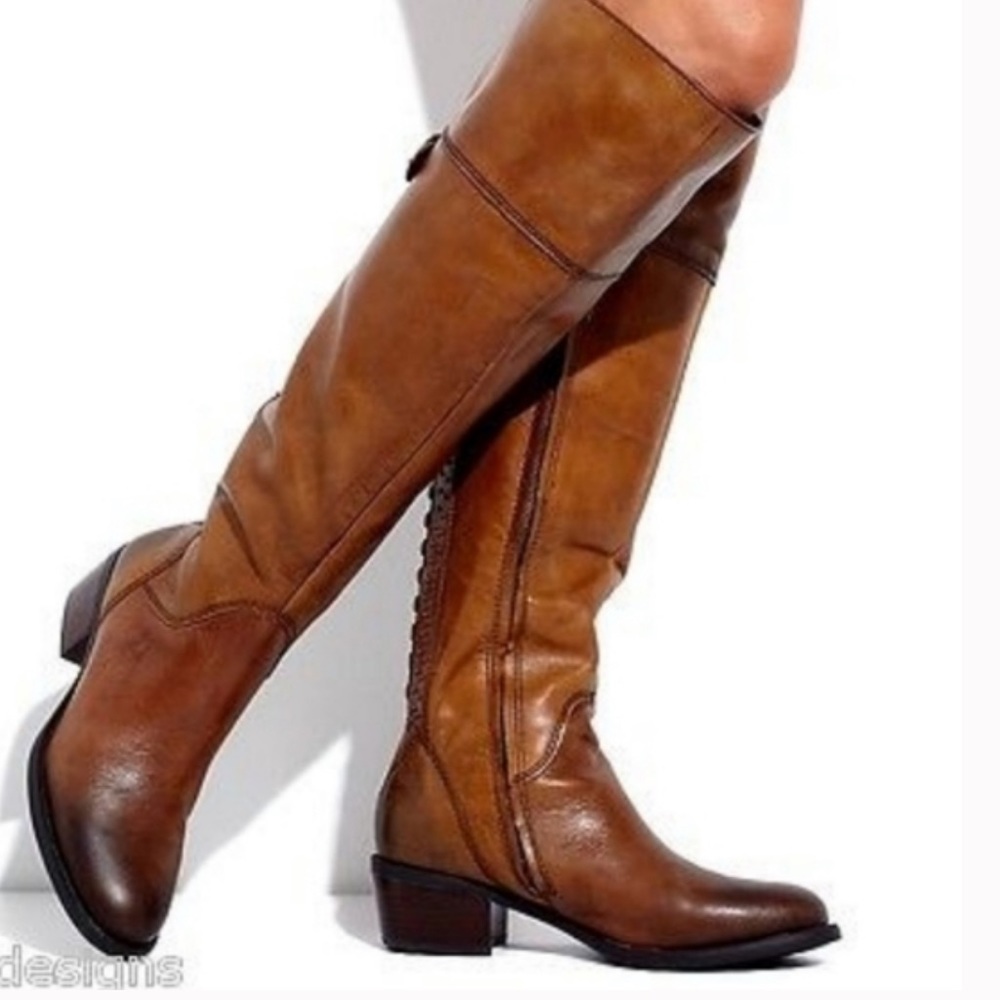 Vince Camuto Leather Bollo Studded Accent Boots 9B
